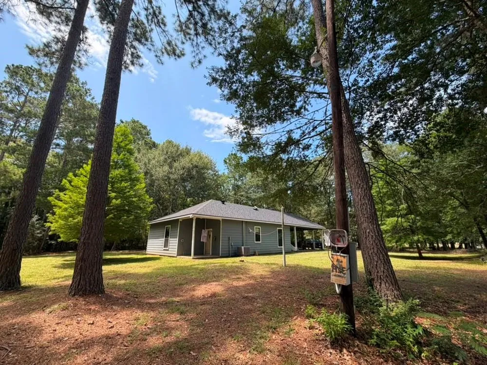 9806 State Highway 156 Coldspring, TX 77331