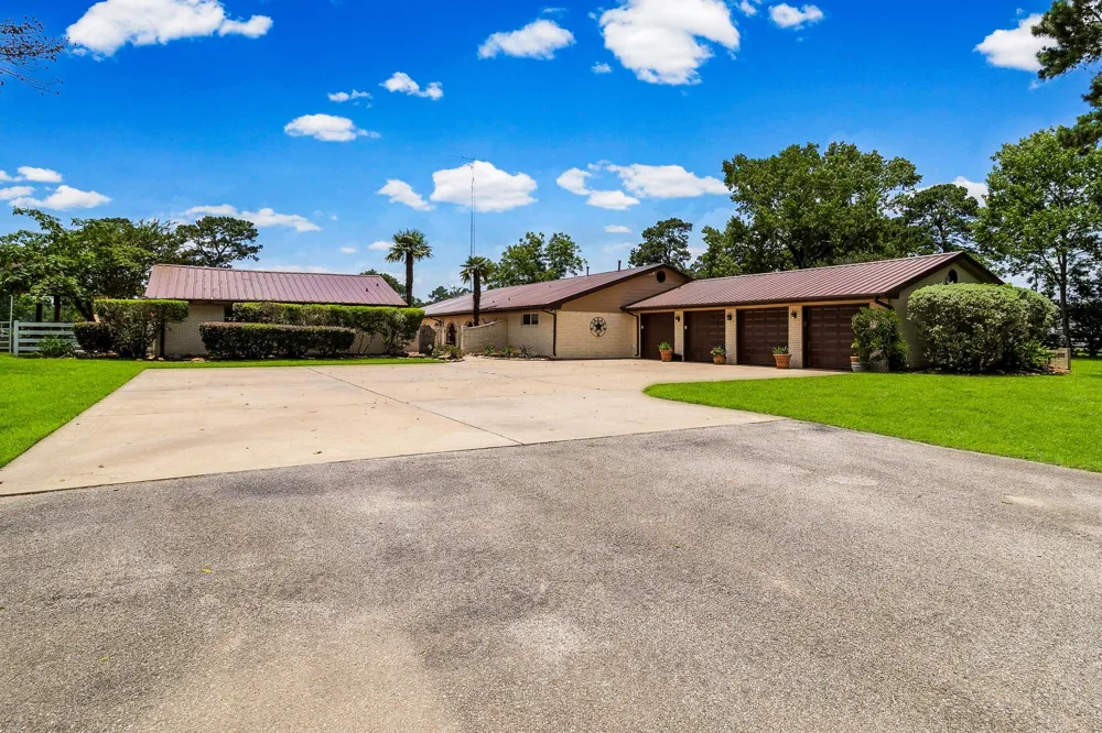 838 State Highway 150 New Waverly, TX 77358