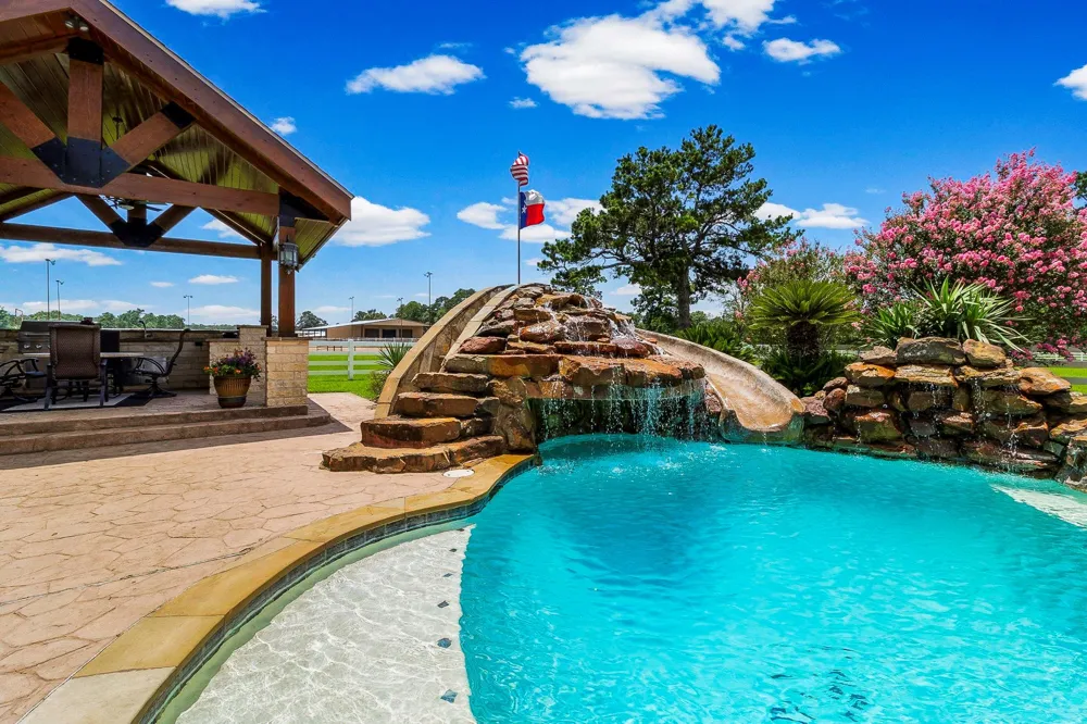 838 State Highway 150 New Waverly, TX 77358