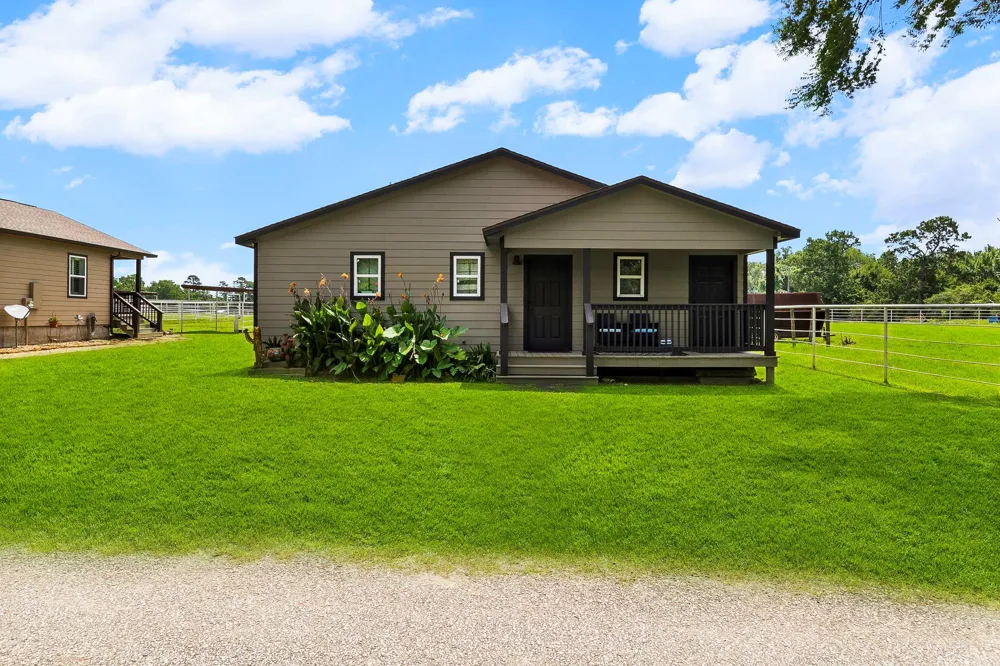 838 State Highway 150 New Waverly, TX 77358