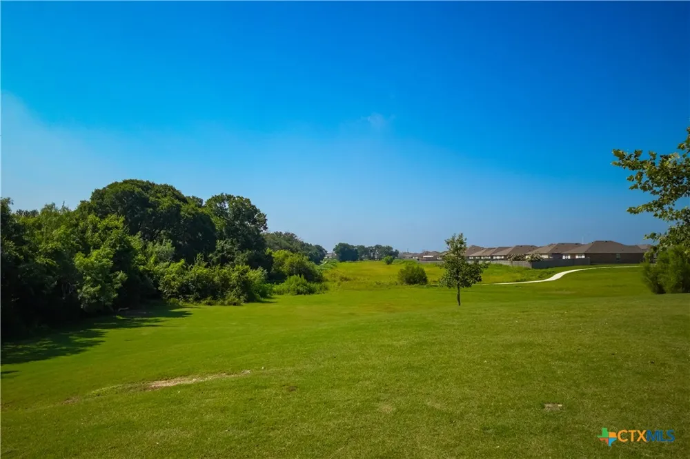 348 Desert Willow Seguin, TX 78155