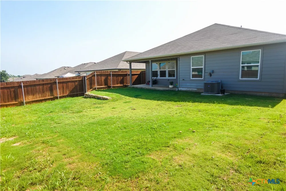 348 Desert Willow Seguin, TX 78155