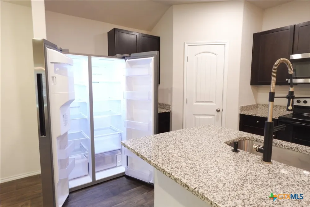 348 Desert Willow Seguin, TX 78155
