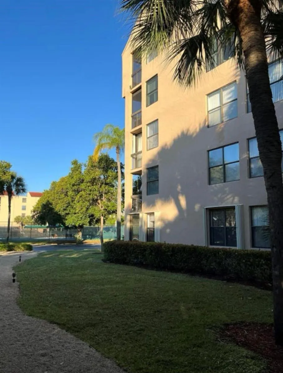 600 Egret Circle #7305 Delray Beach, FL 33444