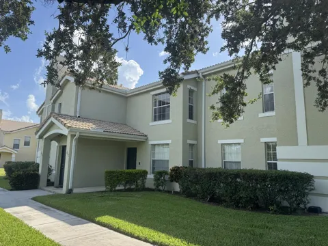 122 SW Peacock Boulevard #12-202