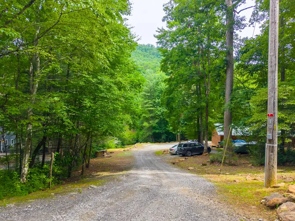 Cedar Creek Farm Rd Tuckasegee, NC 28783