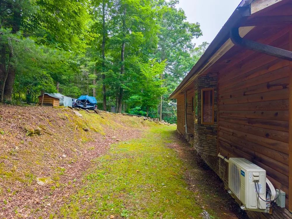 Cedar Creek Farm Rd Tuckasegee, NC 28783