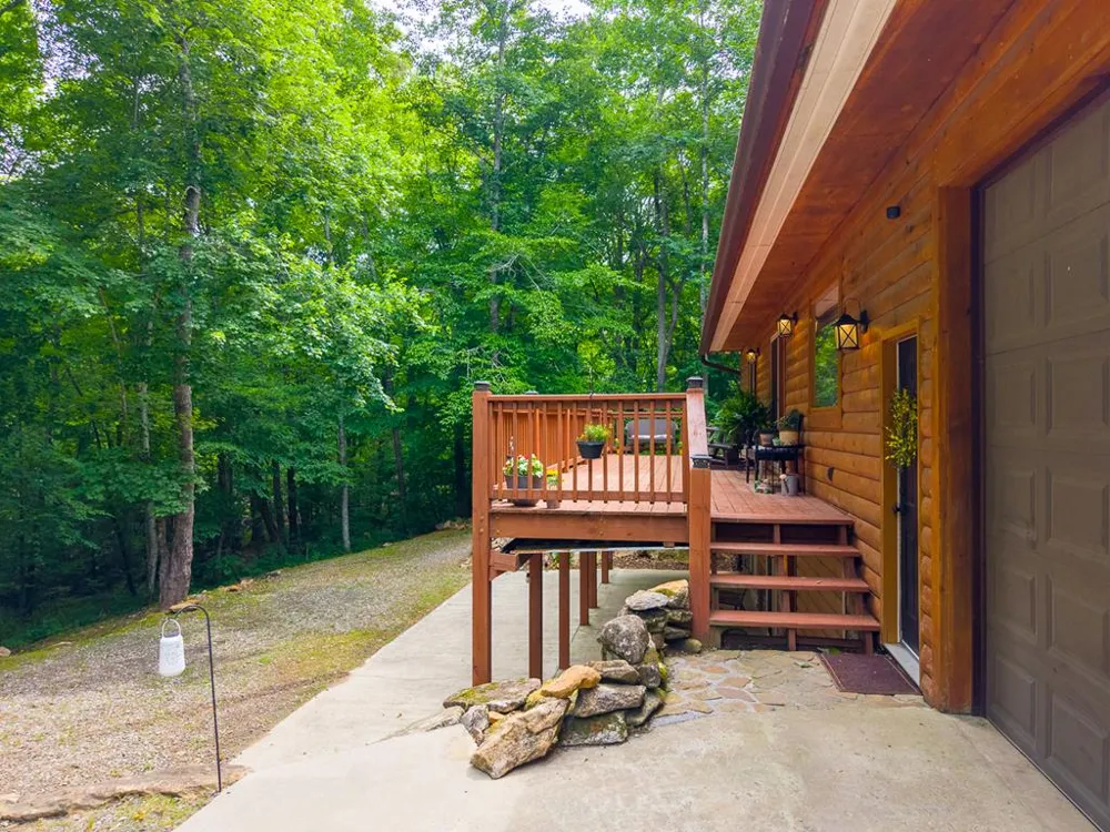 Cedar Creek Farm Rd Tuckasegee, NC 28783