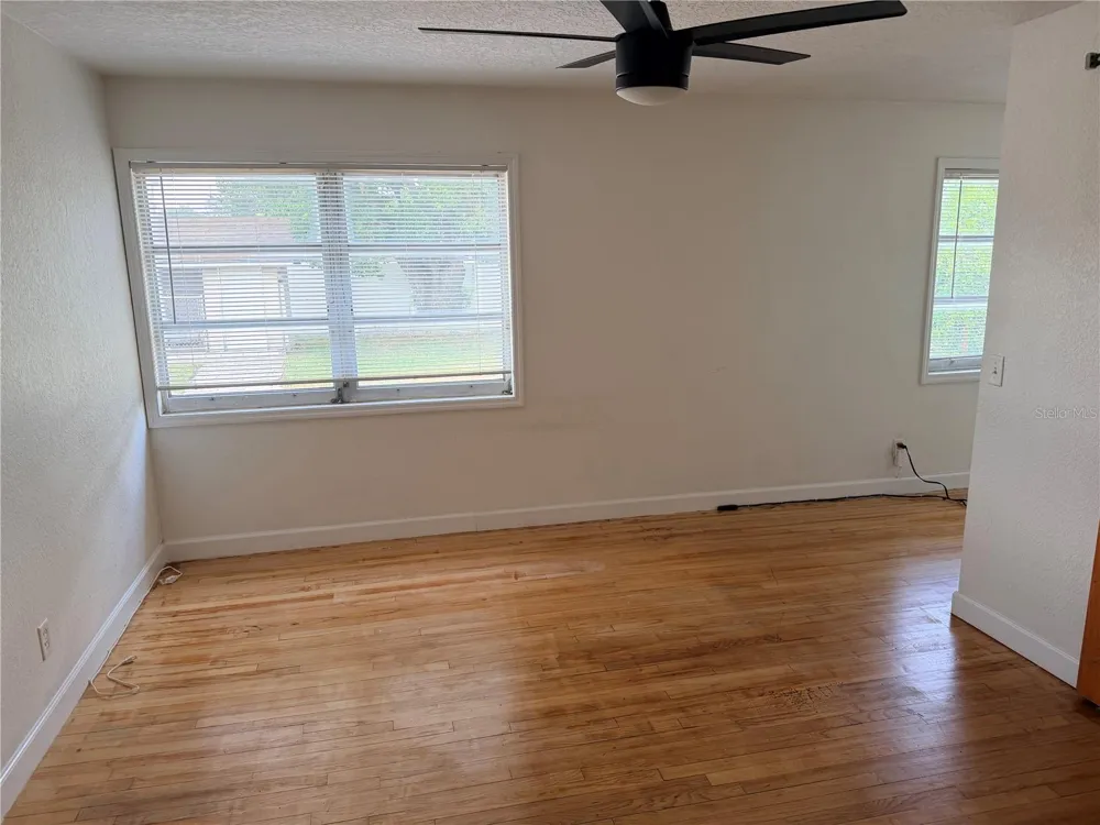 702 W PENINSULAR STREET Tampa, FL 33603