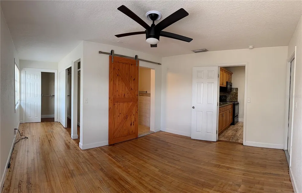 702 W PENINSULAR STREET Tampa, FL 33603