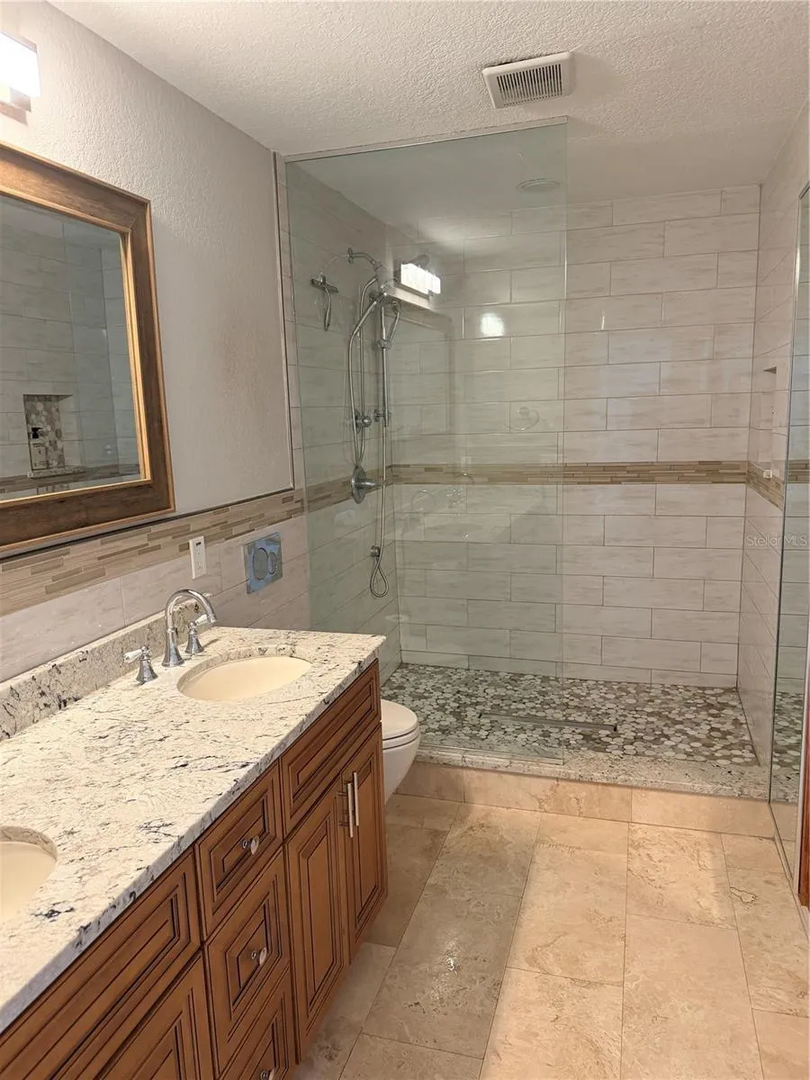 702 W PENINSULAR STREET Tampa, FL 33603