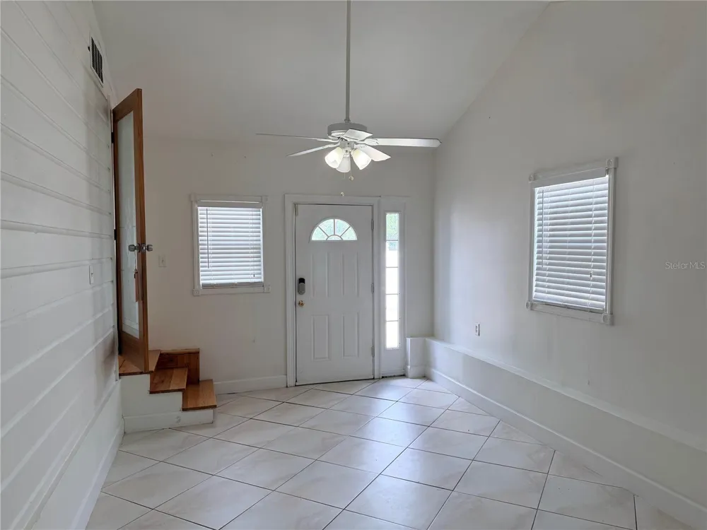 702 W PENINSULAR STREET Tampa, FL 33603