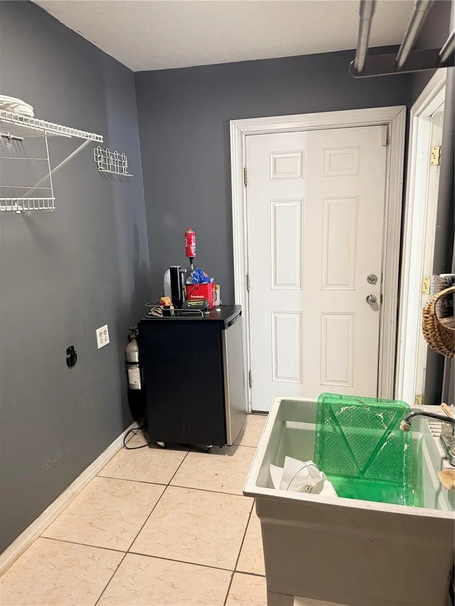 702 W PENINSULAR STREET Tampa, FL 33603