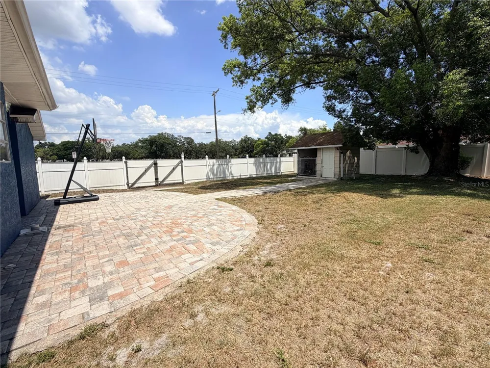702 W PENINSULAR STREET Tampa, FL 33603