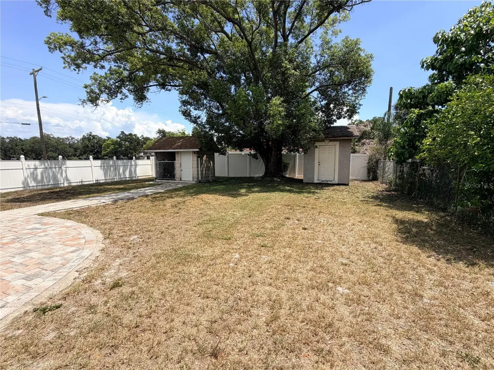 702 W PENINSULAR STREET Tampa, FL 33603