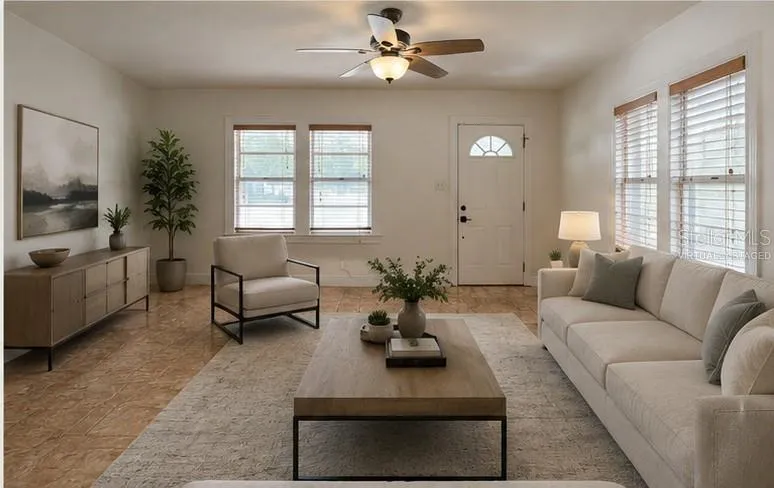 702 W PENINSULAR STREET Tampa, FL 33603