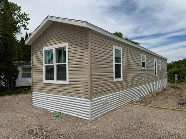1611 6th Avenue E #A6 Alexandria, MN 56308