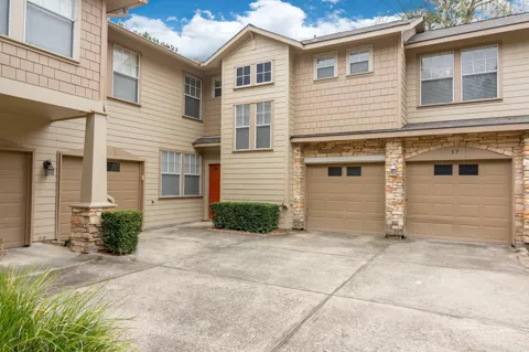 57 Scarlet Woods Court