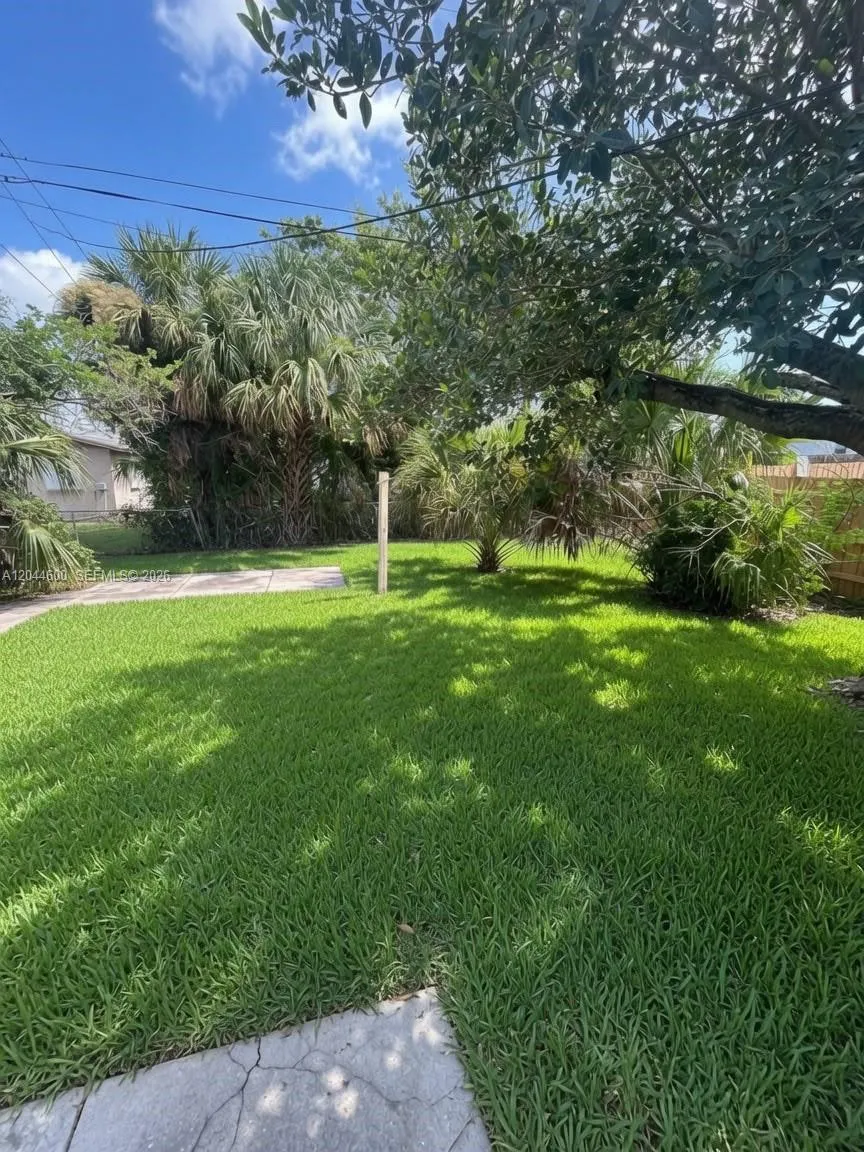 1154 W 25th St #0 Riviera Beach, FL 33404