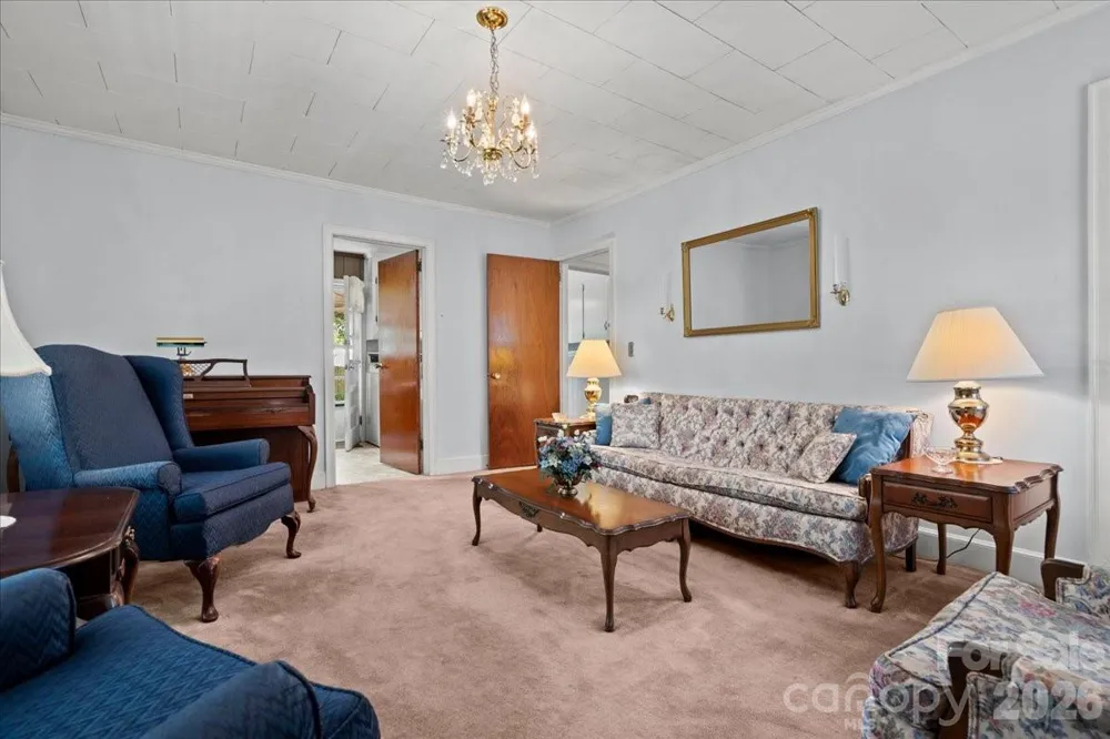 63 Lynn Avenue Cheraw, SC 29520