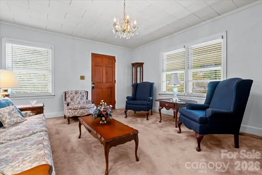 63 Lynn Avenue Cheraw, SC 29520