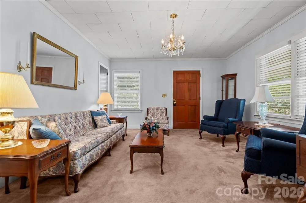 63 Lynn Avenue Cheraw, SC 29520