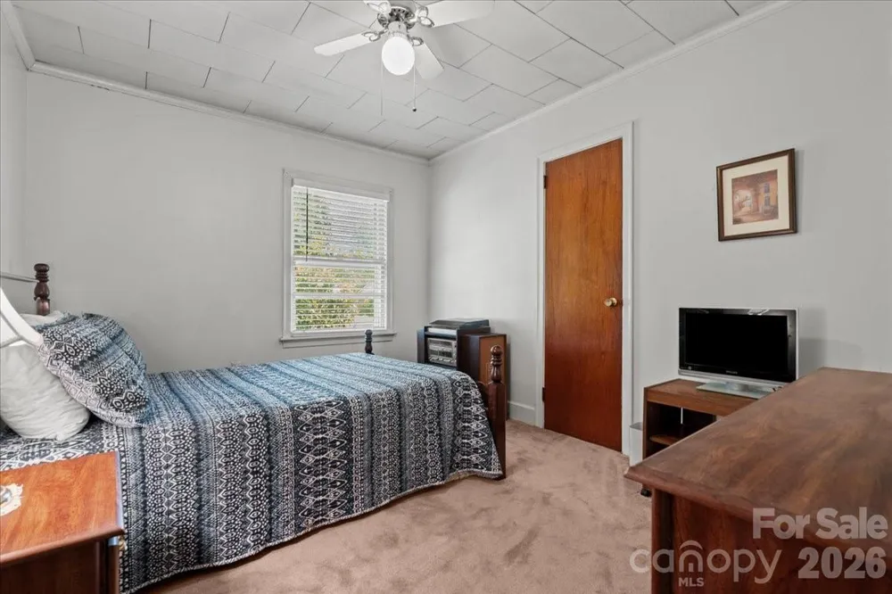 63 Lynn Avenue Cheraw, SC 29520
