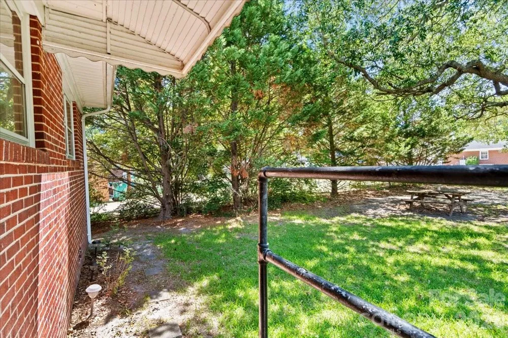 63 Lynn Avenue Cheraw, SC 29520