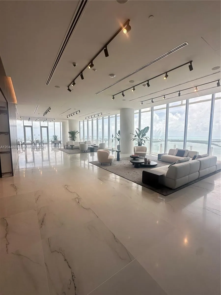 300 Biscayne Blvd Way #1909 Miami, FL 33131