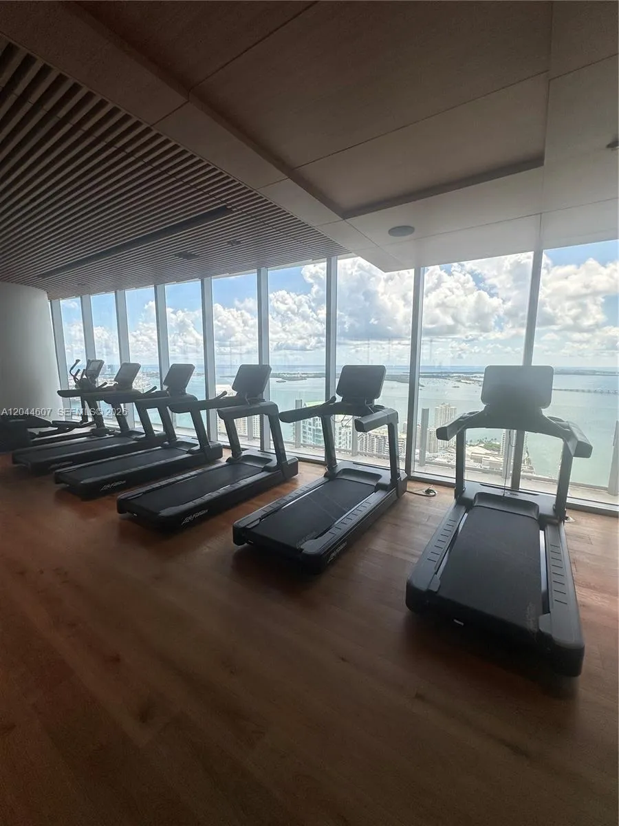 300 Biscayne Blvd Way #1909 Miami, FL 33131