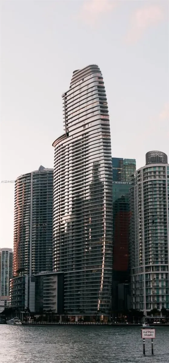 300 Biscayne Blvd Way #1909 Miami, FL 33131