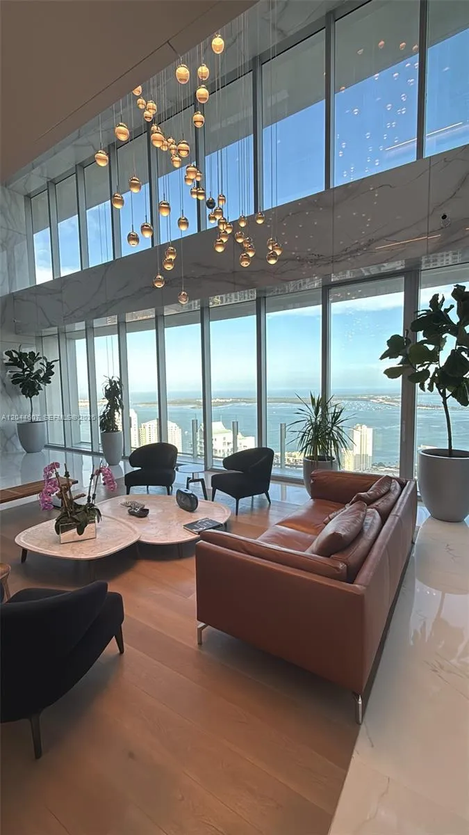 300 Biscayne Blvd Way #1909 Miami, FL 33131