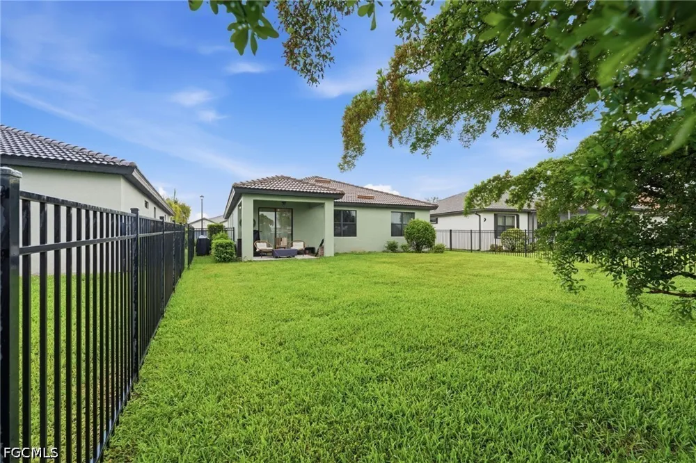 Mistflower Drive Alva, FL 33920