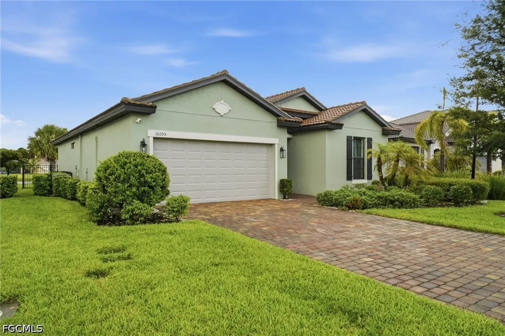 Mistflower Drive Alva, FL 33920