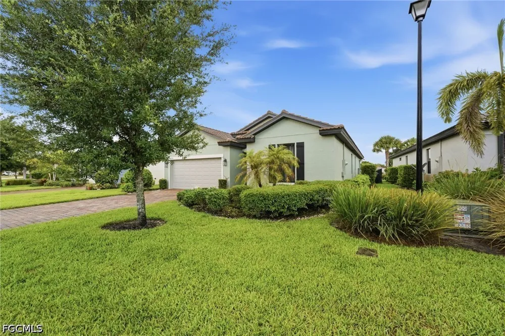 Mistflower Drive Alva, FL 33920