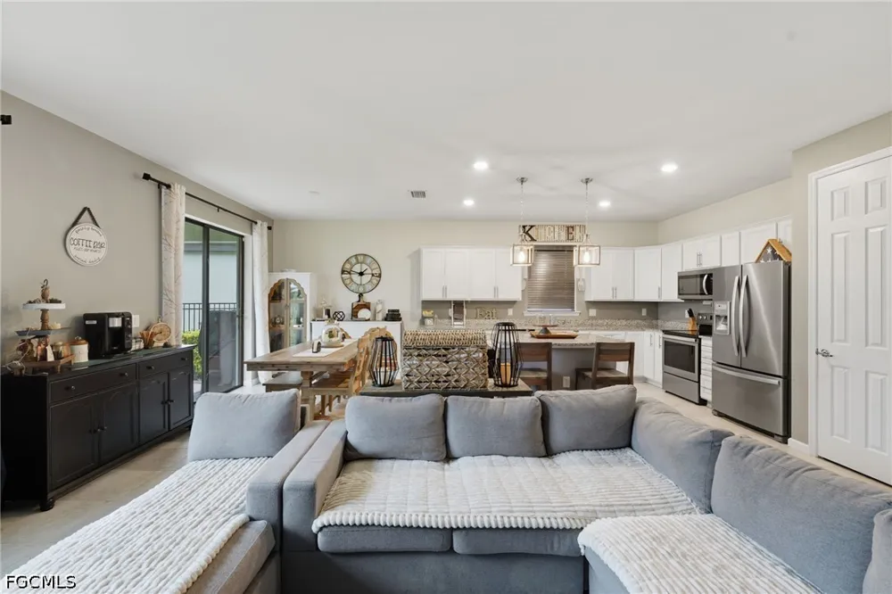 Mistflower Drive Alva, FL 33920