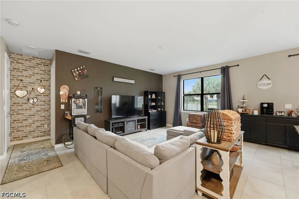 Mistflower Drive Alva, FL 33920