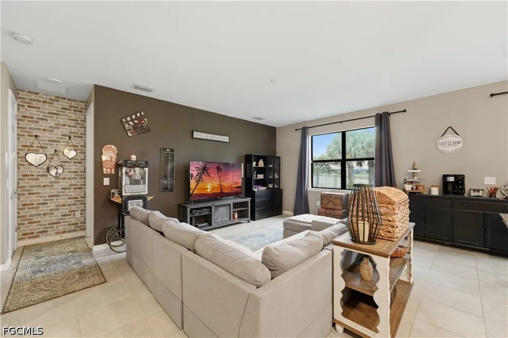 Mistflower Drive Alva, FL 33920