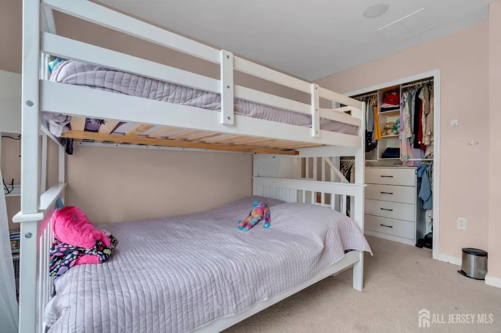 27 Hanna Lane Old Bridge, NJ 08879