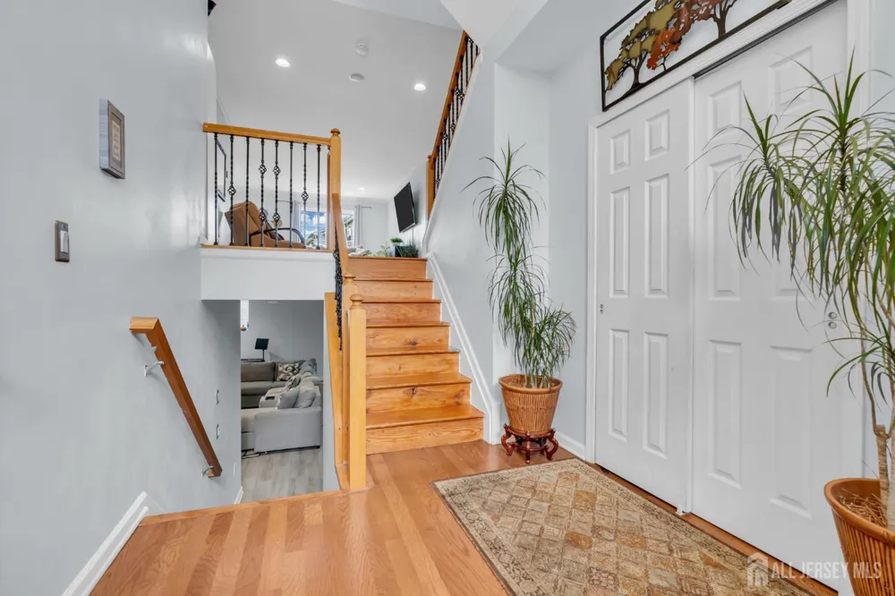 27 Hanna Lane Old Bridge, NJ 08879