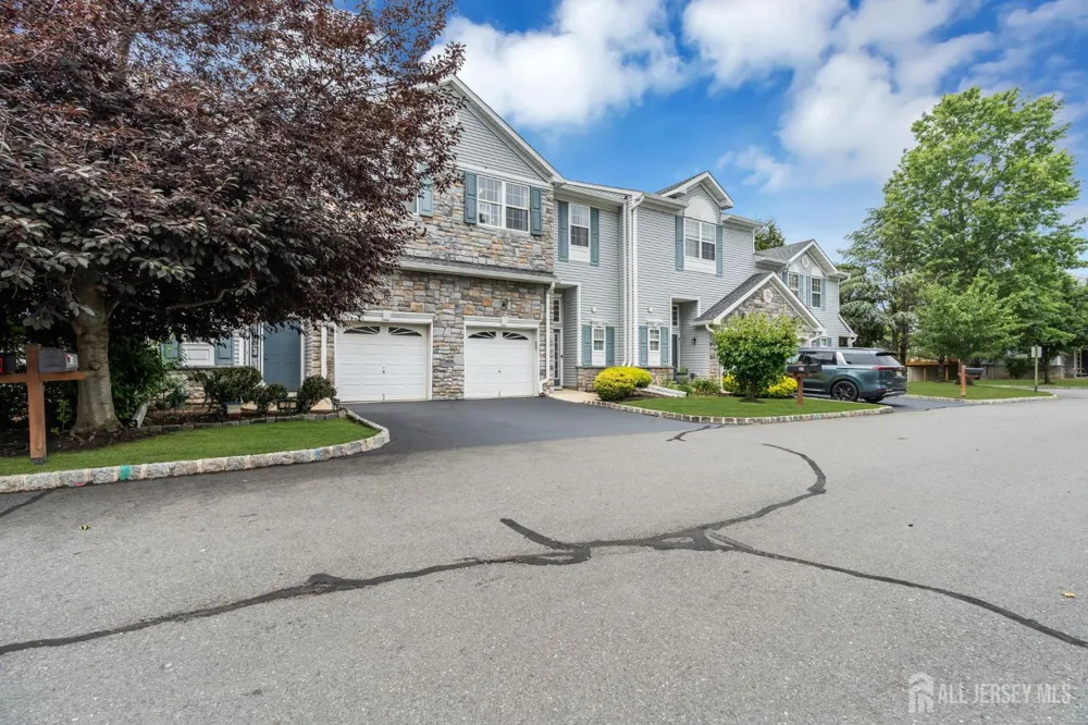 27 Hanna Lane Old Bridge, NJ 08879