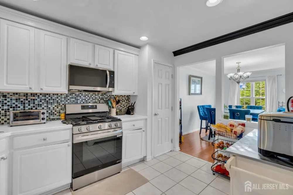 27 Hanna Lane Old Bridge, NJ 08879