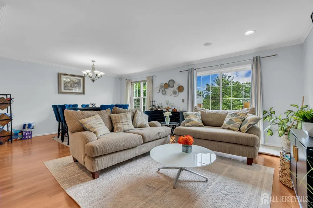 27 Hanna Lane Old Bridge, NJ 08879