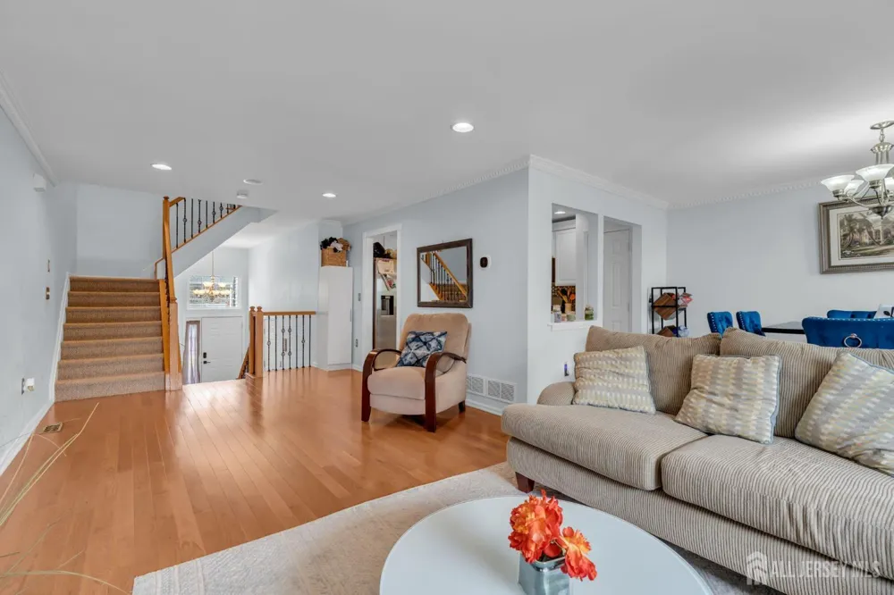 27 Hanna Lane Old Bridge, NJ 08879