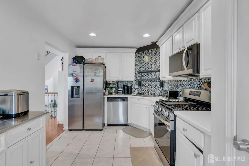 27 Hanna Lane Old Bridge, NJ 08879