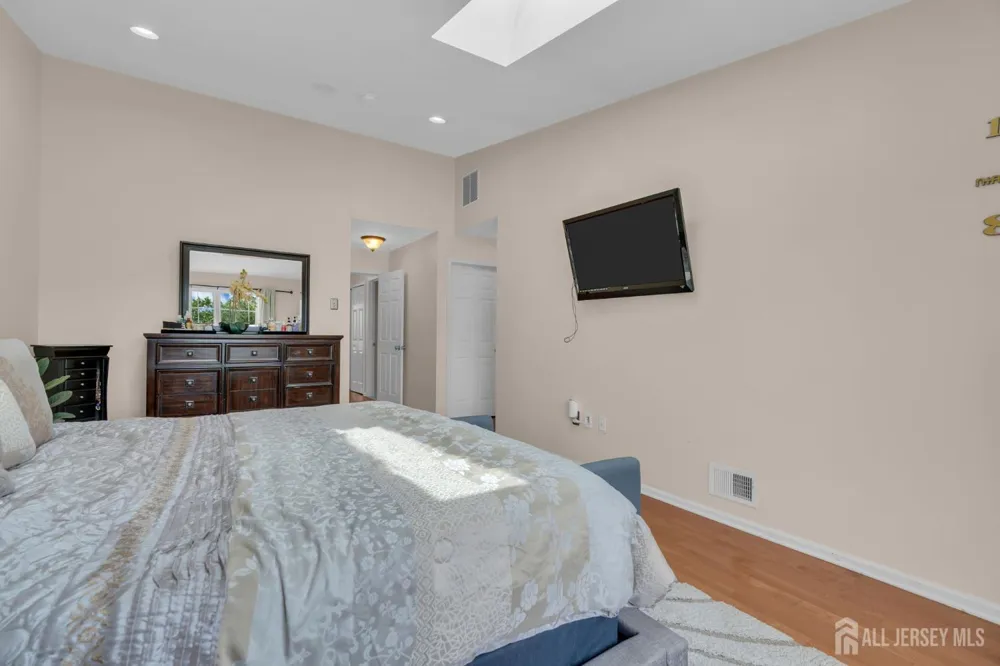 27 Hanna Lane Old Bridge, NJ 08879
