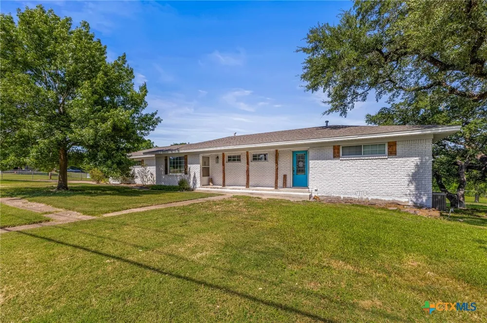 1305 S Old Temple Road Lorena, TX 76655