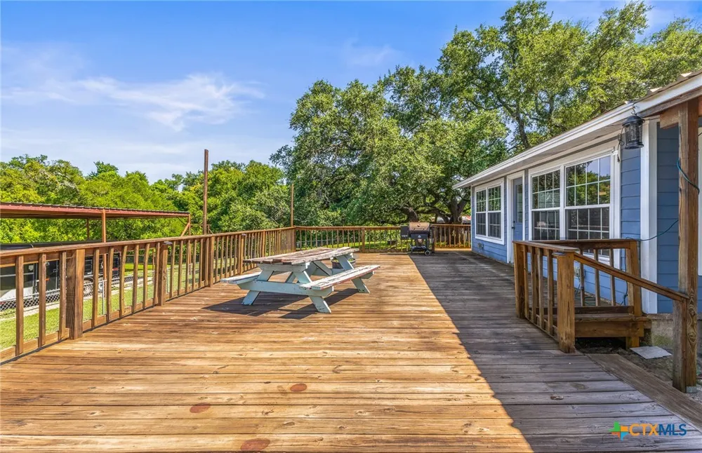 1305 S Old Temple Road Lorena, TX 76655