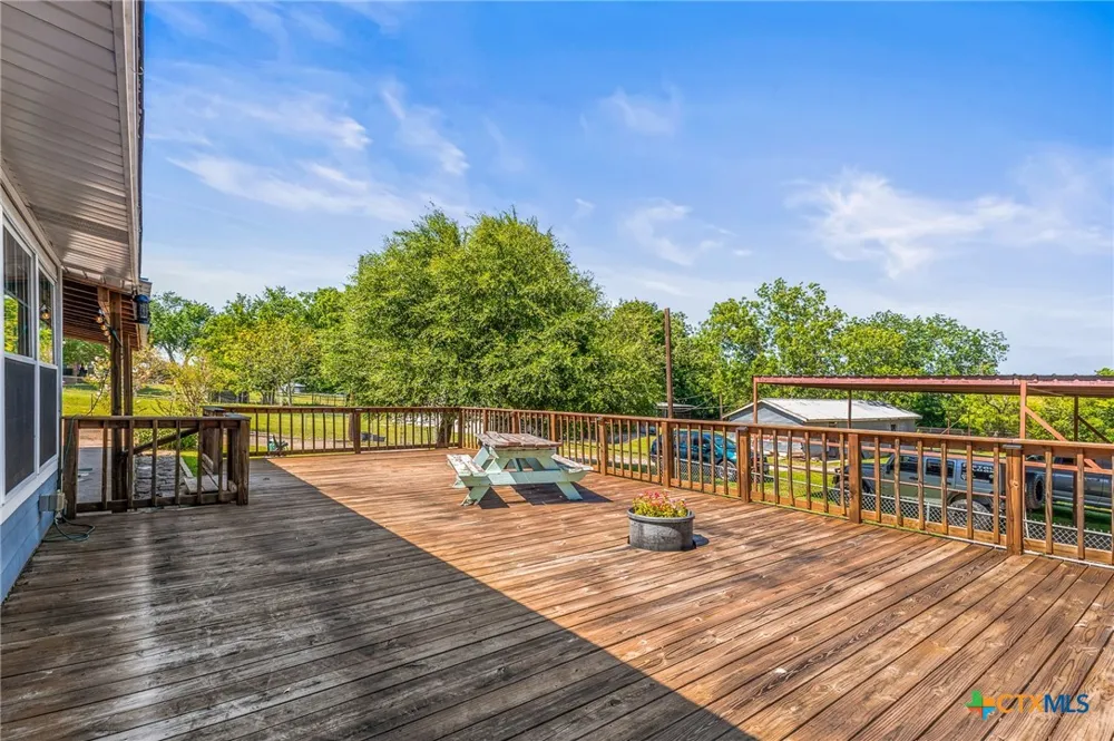 1305 S Old Temple Road Lorena, TX 76655
