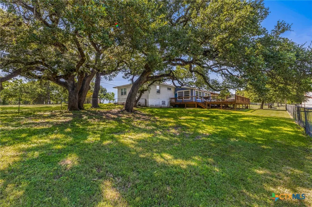 1305 S Old Temple Road Lorena, TX 76655